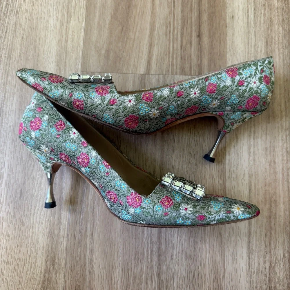 Manolo Blahnik Floral Silk Pumps Heels - Picture 5 of 12